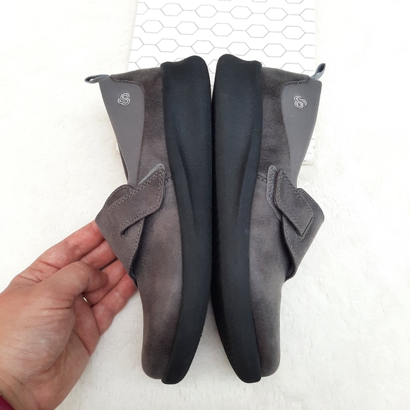 Clarks Cloudsteppers Sillian 2.0 Ease Slip On Comfort Flats Gray 6 Loafers - Picture 4 of 11